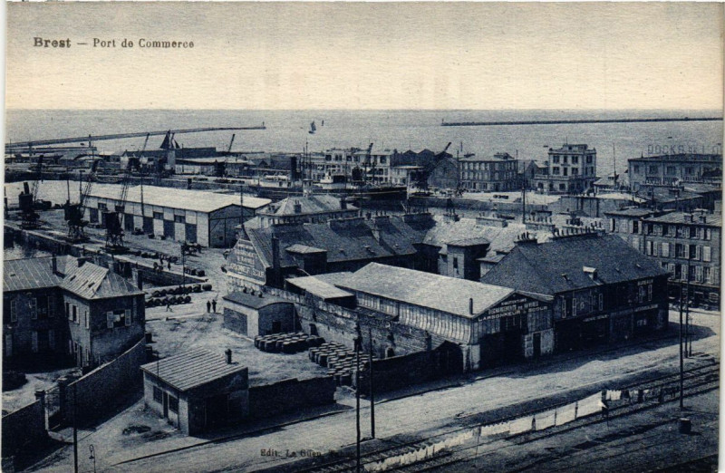 Carte postale ancienne Brest - Port de Commerce à Brest