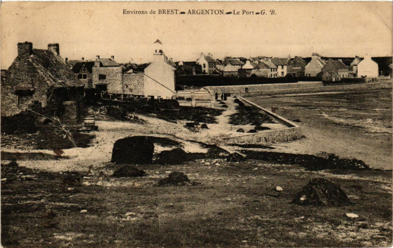Carte postale ancienne Argenton - Le Port Env. de Brest à Brest