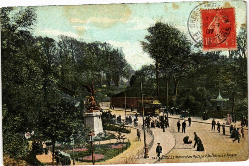 Carte postale ancienne Ed. Aqua 573 Brest Le Monument des Morts pour la Patrie à Brest