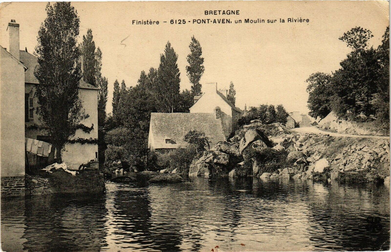 Carte postale ancienne Bretagne - Finistere Pont-Aven un Moulin sur la Riviere à Pont-Aven