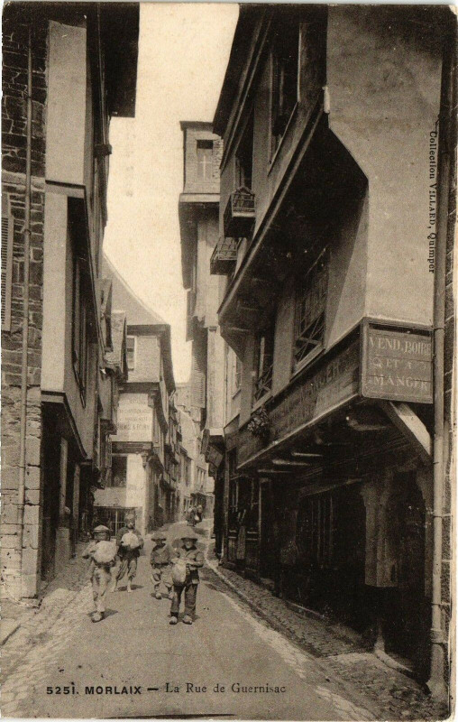 Carte postale ancienne Morlaix - La Rue de Guernisac à Morlaix