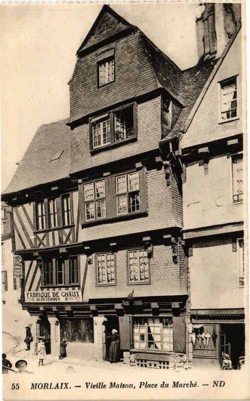 Carte postale ancienne Morlaix - Vieille Maison Place du Marché à Morlaix
