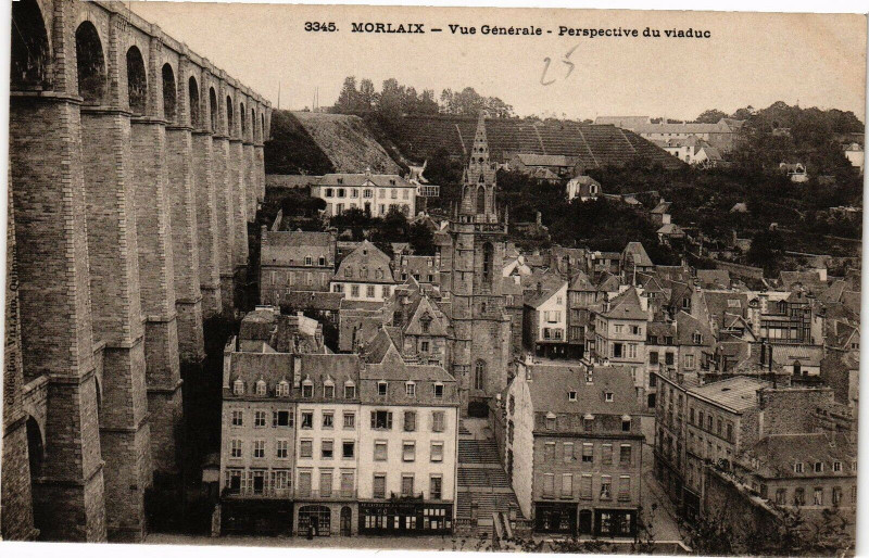 Carte postale ancienne Morlaix - Vue Générale - Perspective du viaduc à Morlaix