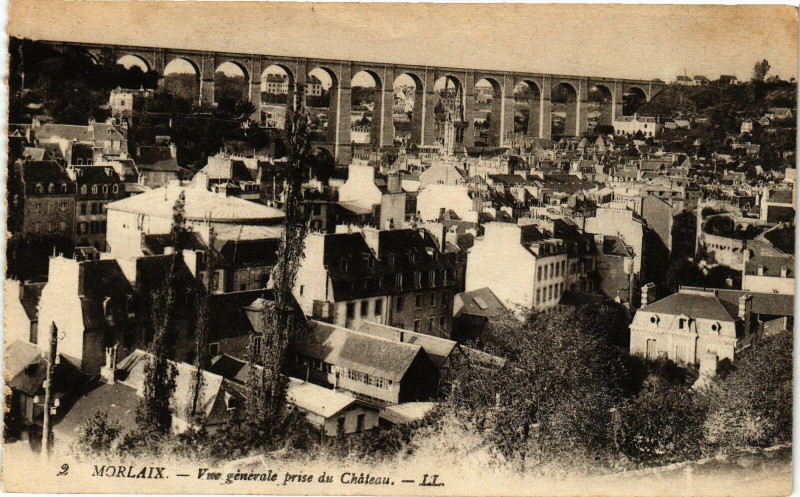 Carte postale ancienne Morlaix - Vue générale prise du Chateau à Morlaix