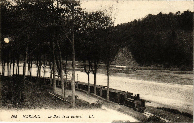 Carte postale ancienne Morlaix - Le Bord de la Riviere à Morlaix