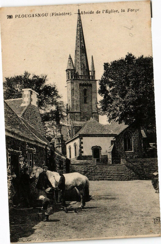 Carte postale ancienne Plougastel (Finistere) - Abside de l'Eglise la Forge