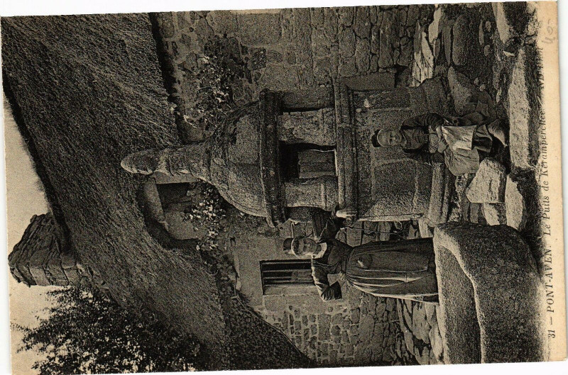 Carte postale ancienne Pont-Aven - Le Puits de Kéraimpeller à Pont-Aven