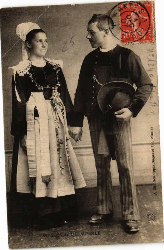 Carte postale ancienne Mariés de Quimperle à Quimperlé