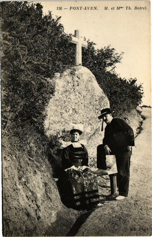 Carte postale ancienne Pont-Aven M. et Mme Th Boirel à Pont-Aven
