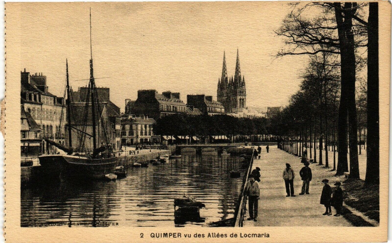 Carte postale ancienne Quimper vu des Allées de Locmaria à Quimper