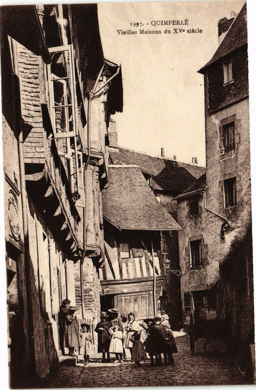 Carte postale ancienne Quimperle - Vieille Maison du Xv siécle à Quimperlé