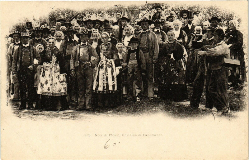 Carte postale ancienne Noce de Ploare-Env. de Douarnenez à Douarnenez