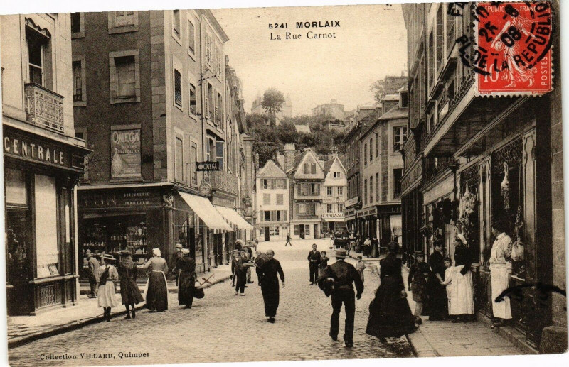 Carte postale ancienne Morlaix-La Rue Carnot à Morlaix