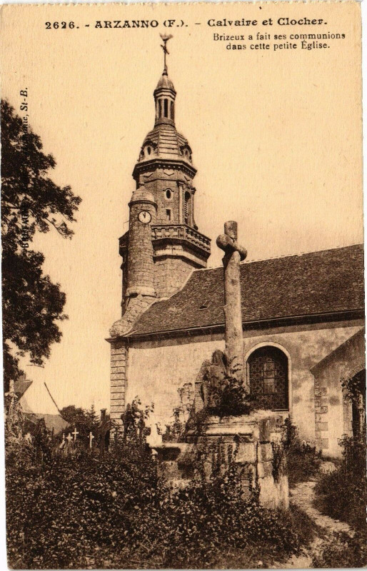 Carte postale ancienne Arzanno (F.) Calvaire et Clocher Brizeux a Fait ses communions...