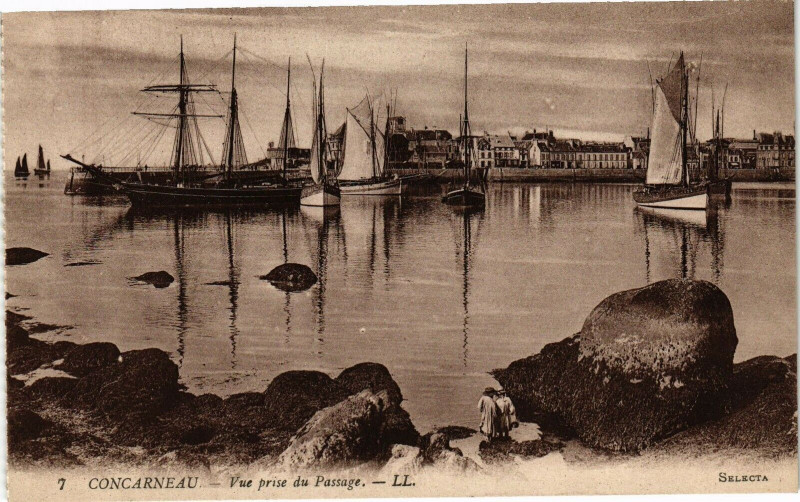 Carte postale ancienne Concarneau - Vue prise du Passage à Concarneau