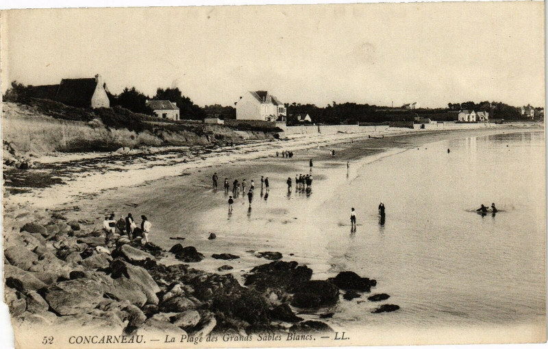 Carte postale ancienne Concarneau - La Plage des Granas sables Blancs à Concarneau