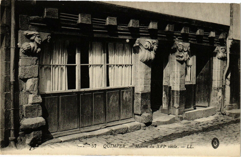 Carte postale ancienne Quimper - Maison du Xvi siécle à Quimper