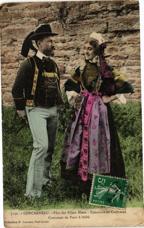 Carte postale ancienne Concarneau-Fetes des Filets Bleus-Concours de Costumes à Concarneau