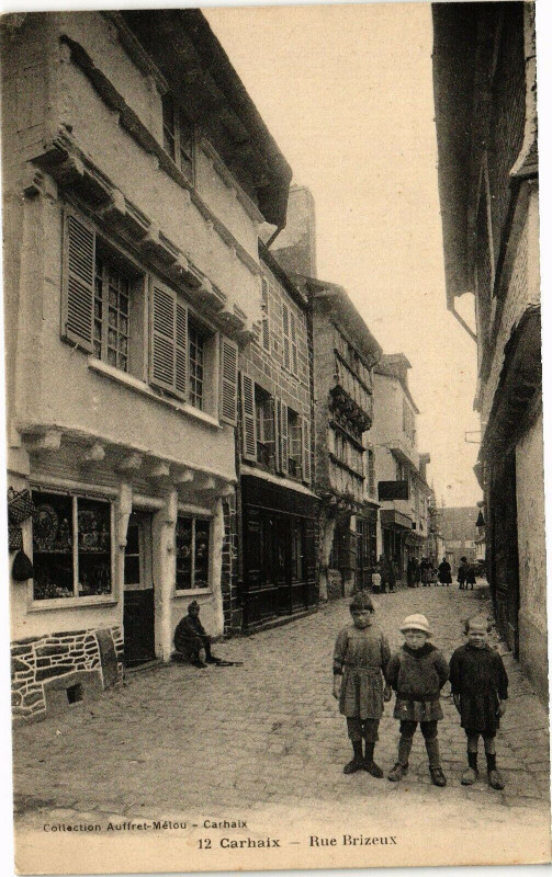 Carte postale ancienne Carhaix-Rue Brizeux