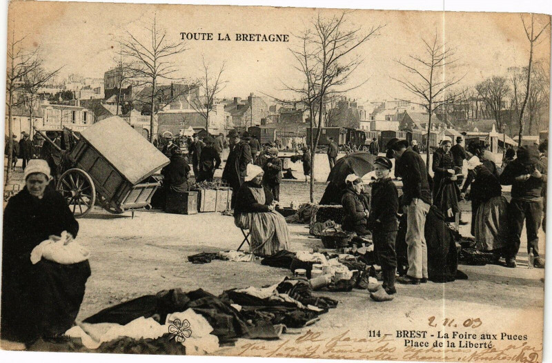 Carte postale ancienne Toute La Bretagne - Brest - La Foire aux Puces à Brest