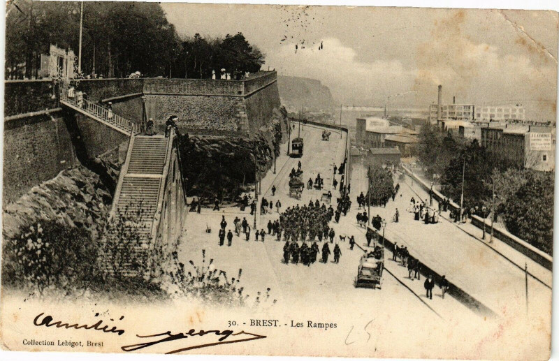 Carte postale ancienne Brest - Les Rampes à Brest