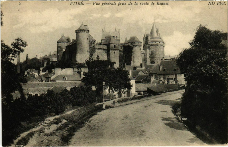 Carte postale ancienne Vitre Vue Generale prise de la Route de Rennes France à Vitré