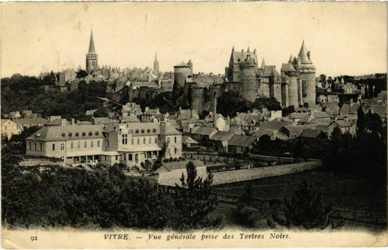 Carte postale ancienne Vitre Vue Generale prise des Tertres Noirs France à Vitré