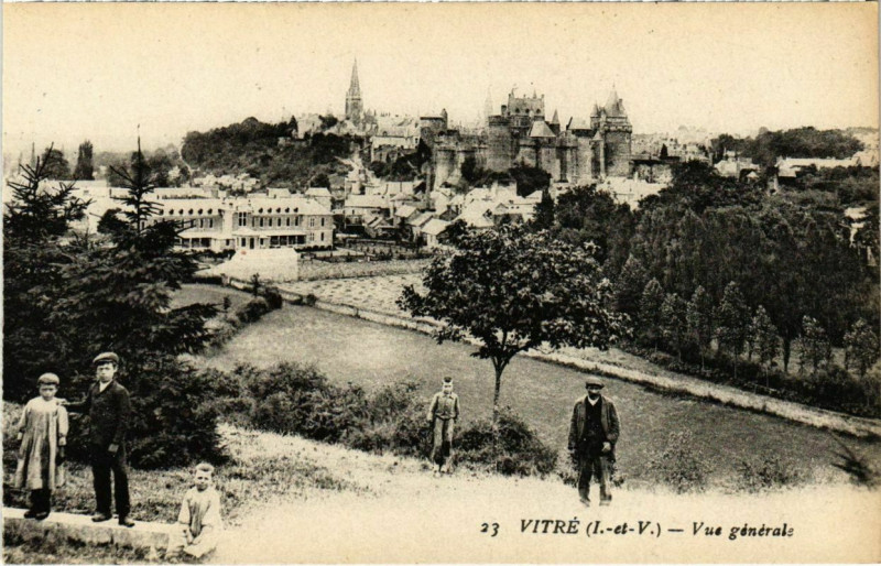 Carte postale ancienne Vitre Vue Generale France à Vitré