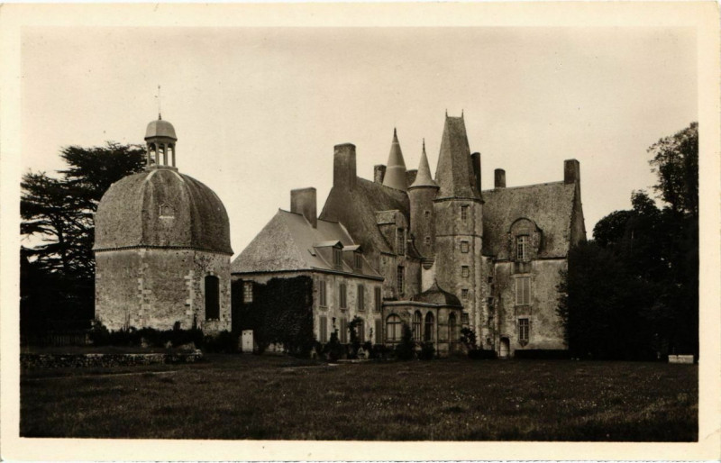 Carte postale ancienne Vitre Chateau de Madame de Sevigne France à Vitré