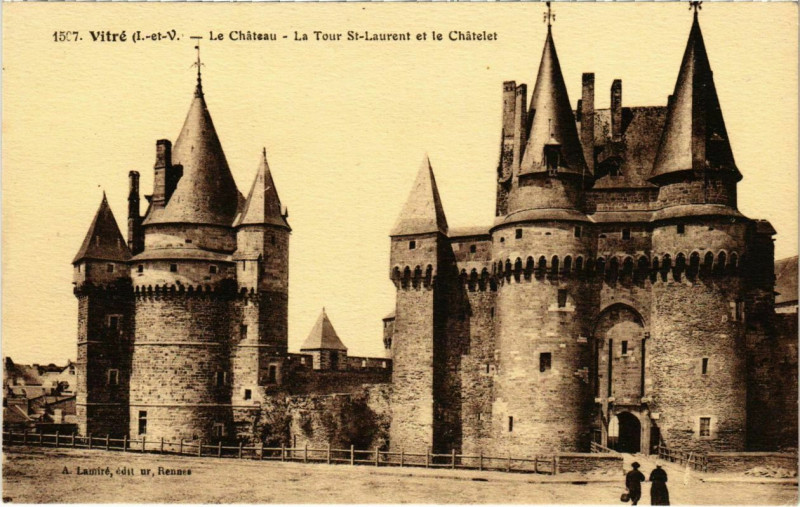 Carte postale ancienne Vitre Le Chateau France à Vitré