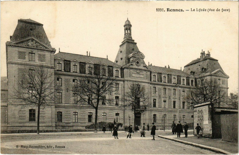 Carte postale ancienne Rennes - Le Lycée à Rennes