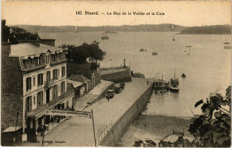 Carte postale ancienne Dinard - Le Bec de la Vallée et la Cale à Dinard