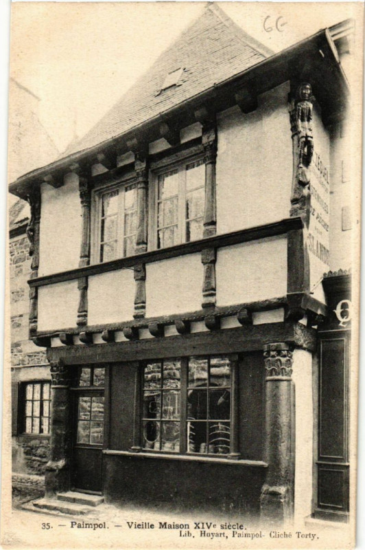 Carte postale ancienne Paimpol - Vieille Maison XIVe siecle à Paimpol