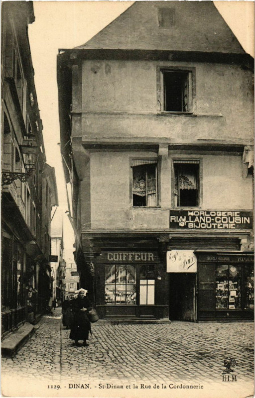 Carte postale ancienne Dinan - St-Dinan et la Rue de la Cordonnerie à Dinan