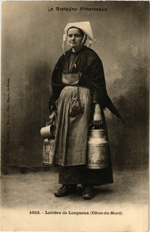 Carte postale ancienne Langueux - Laitiere de Langueux - Folklore - Type à Langueux