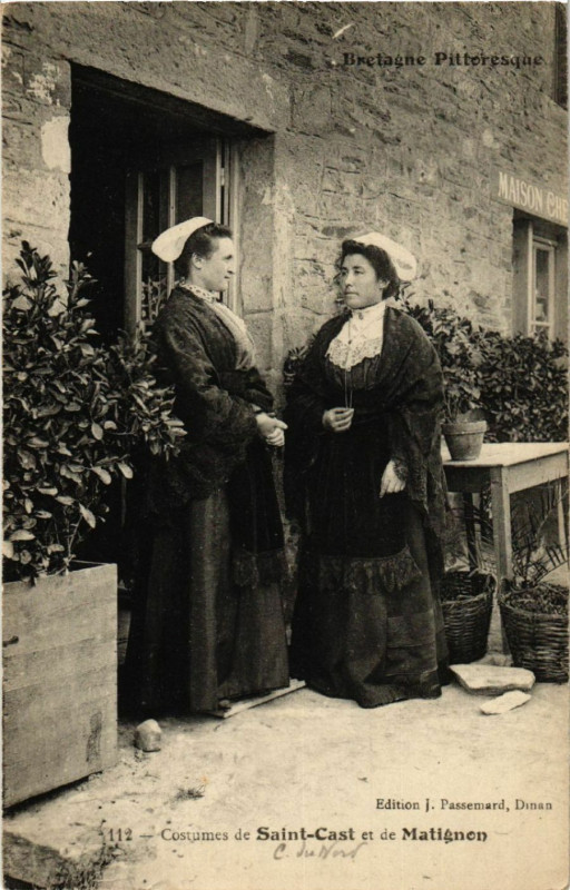 Carte postale ancienne Costumes de St-Cast et de Matignon - Folklore - Types à Matignon