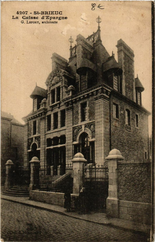 Carte postale ancienne Saint-Brieuc - La Caisse d'Epargne à Saint-Brieuc