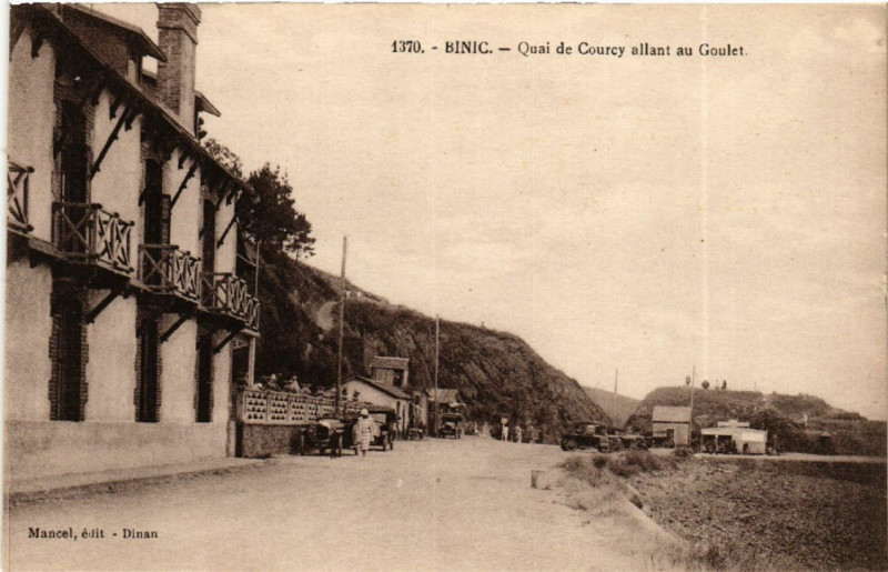 Carte postale ancienne Binic - Quay de Courcy allant au Goulet