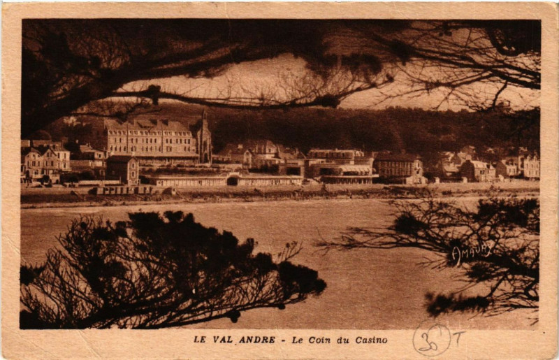 Carte postale ancienne Val-Andre - Le Coin du Casino