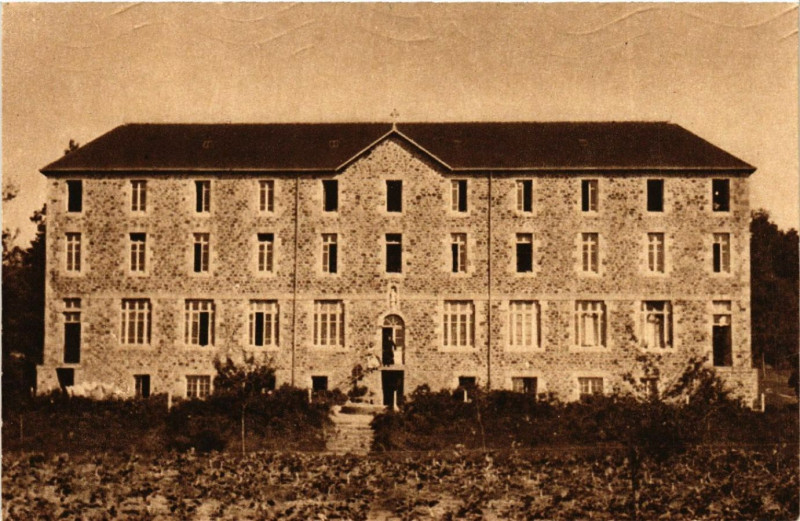 Carte postale ancienne Guingamp - Ecole Saint-Léonard à Guingamp