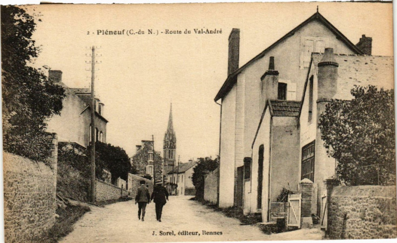 Carte postale ancienne Pleneuf - Route du Val-Andre