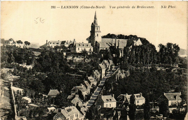Carte postale ancienne Lannion - Vue générale de Brélevenez à Lannion
