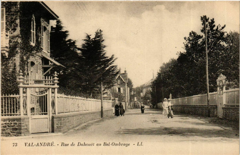 Carte postale ancienne Val-Andre - Rue de Dahouet au Bel-Ombrage