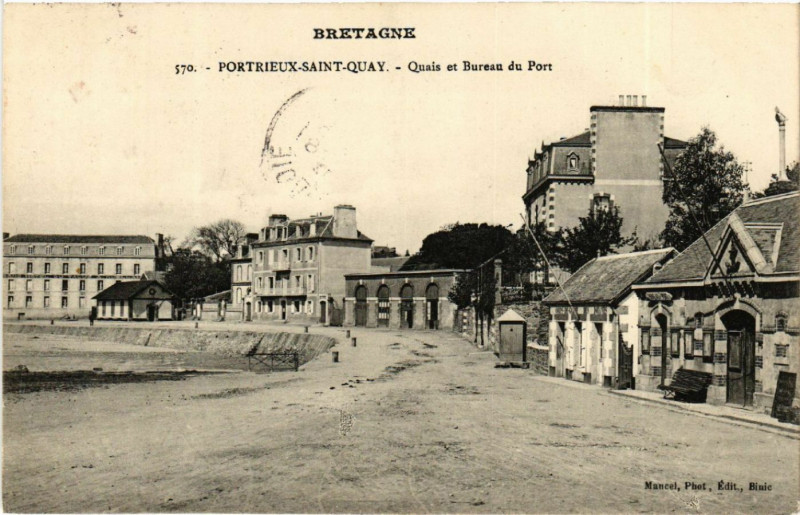 Carte postale ancienne Saint-Quay-Portrieux - Quais et Bureau du Port à Saint-Quay-Portrieux