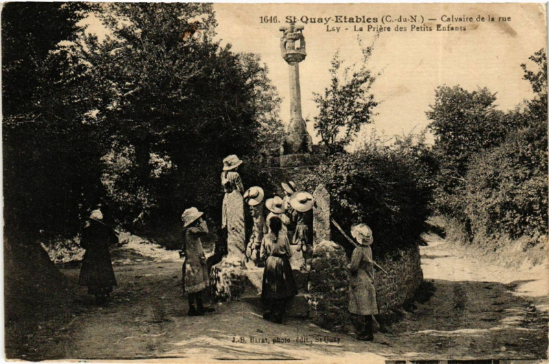 Carte postale ancienne Saint-Quay-Etables - Calvaire de la rue Ley