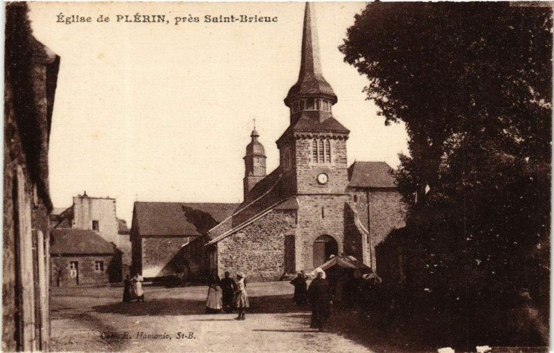 Carte postale ancienne Plérin - Eglise de Plérin - pres Saint-Brieuc à Plérin