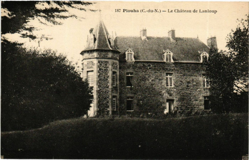 Carte postale ancienne Plouha - Le Chateau de Lanloup à Plouha