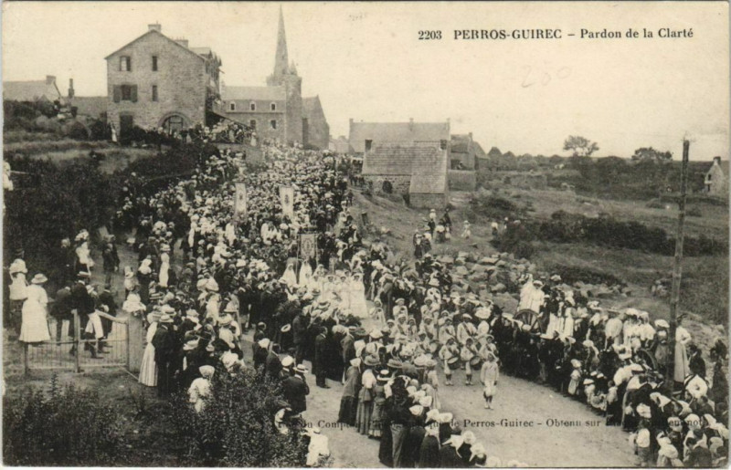 Carte postale ancienne Perros-Guirec - Pardon de la Clarté à Perros-Guirec