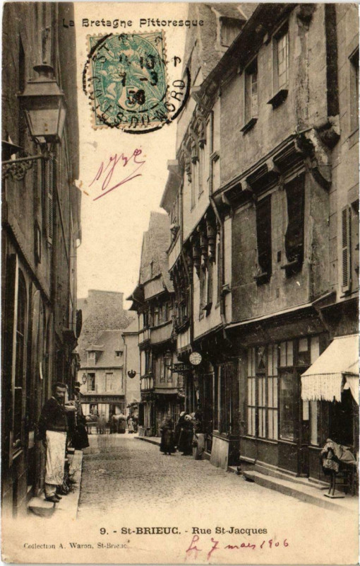 Carte postale ancienne Rue Saint-Jacques à Saint-Brieuc