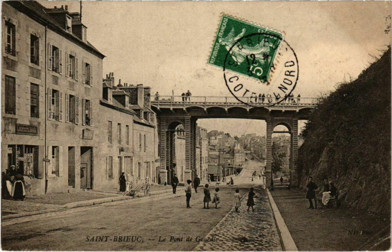 Carte postale ancienne Saint-Brieuc - Le Pont de Gouedie à Saint-Brieuc